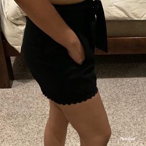 Rachel Roy high waisted scalloped shorts